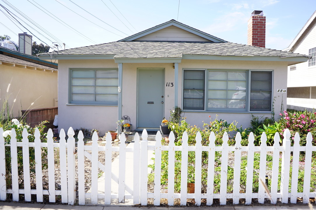 113 N Lucia Ave in Redondo Beach, CA - Building Photo