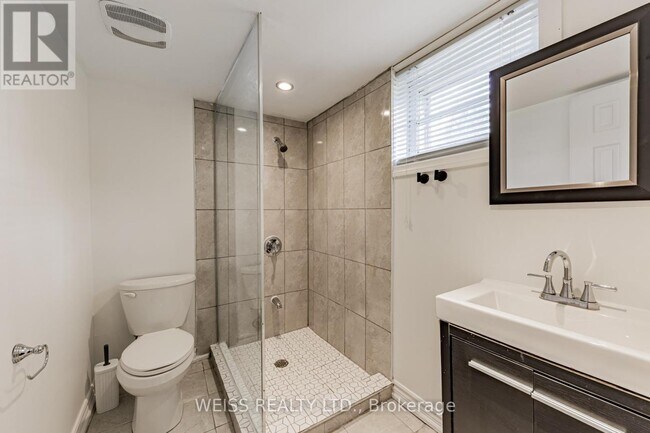 3 Acton Ave in Toronto, ON - Building Photo - Building Photo