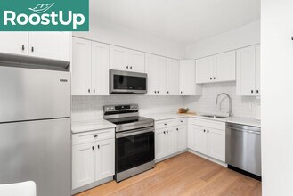 Furnished Bedroom with Private Ensuite Bat in Boston, MA - Building Photo - Building Photo
