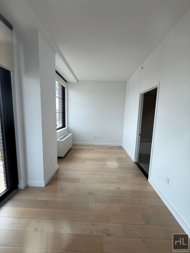 NORTHERN BOULEVARD in Queens, NY - Building Photo - Building Photo