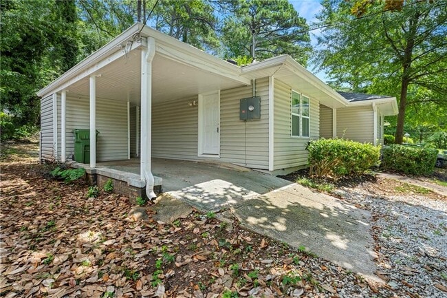 1780 Brewer Blvd SW in Atlanta, GA - Building Photo - Building Photo