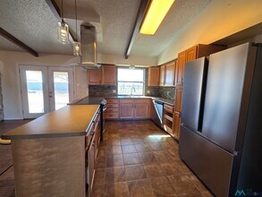 1091 C R G in Clovis, NM - Foto de edificio - Building Photo