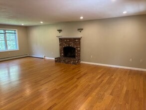 7 George Howard Rd in Hubbardston, MA - Building Photo - Building Photo