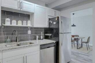500 Bayview Dr in Sunny Isles Beach, FL - Building Photo - Building Photo