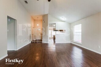 10538 Waving Fields Dr in Houston, TX - Building Photo - Building Photo