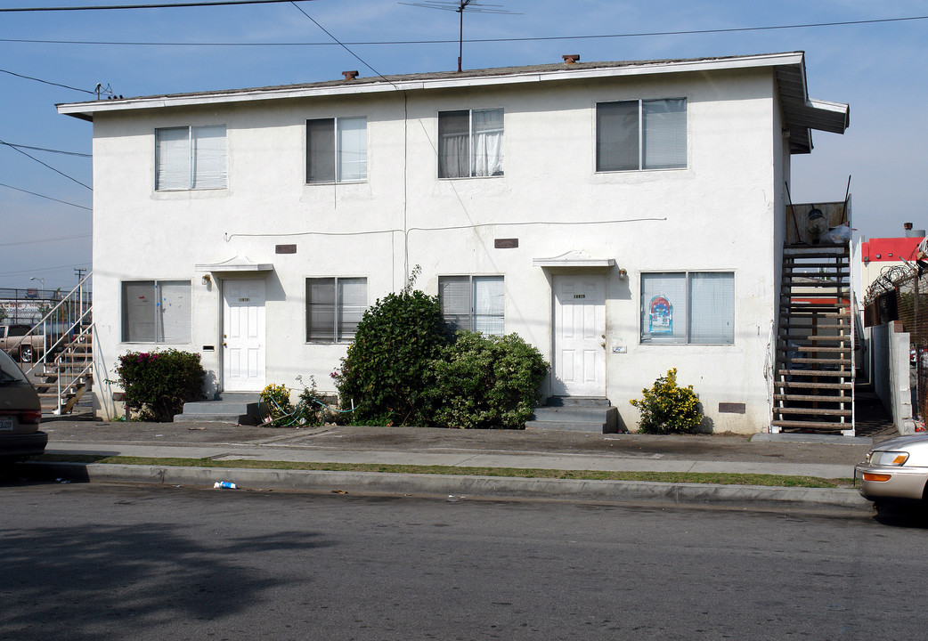 10933 Acacia Ave in Inglewood, CA - Building Photo