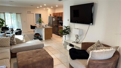 4328 Desert Rose Ave in Kissimmee, FL - Building Photo - Building Photo