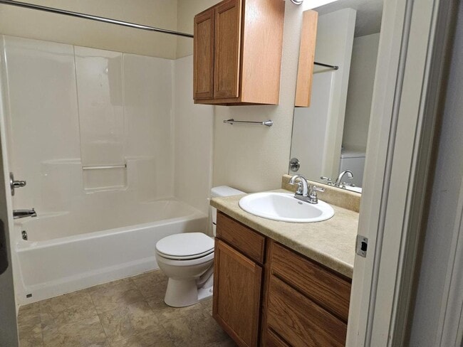 2200 Elizabeth Ave in Muskogee, OK - Building Photo - Building Photo