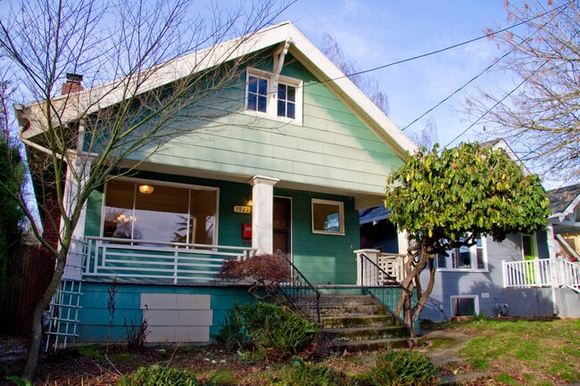 property at 1923 SE 38th Ave