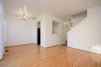 2976 White Thorn Cir in Naperville, IL - Building Photo - Building Photo