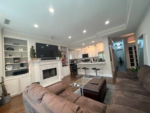 1436 W Henderson St in Chicago, IL - Building Photo - Building Photo