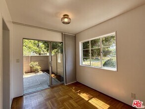 5530 Village Green in Los Angeles, CA - Building Photo - Building Photo