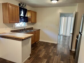 1060 NC-41 in Lumberton, NC - Building Photo - Building Photo