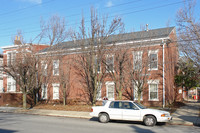 Jim Cain Home in Louisville, KY - Foto de edificio - Building Photo