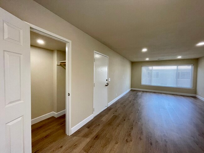 786 Elm St in San Carlos, CA - Building Photo - Building Photo