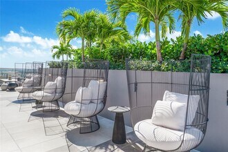 9600 S Dixie Hwy in Miami, FL - Building Photo - Building Photo