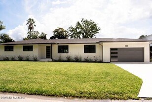 3165 Creighton Forest Dr in Fleming Island, FL - Building Photo