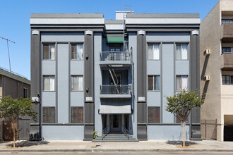 739 S Mariposa Ave in Los Angeles, CA - Building Photo - Primary Photo