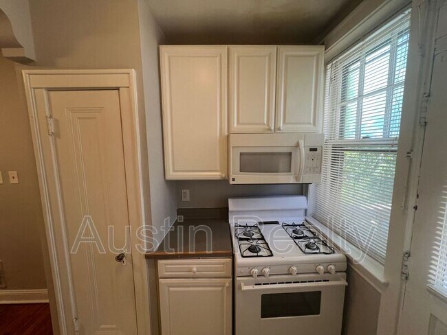 7076 Mitchell Ave in St. Louis, MO - Building Photo - Building Photo