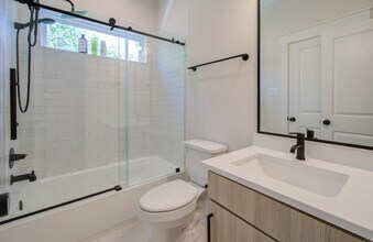 5309 Donovan Gdns Ln in Houston, TX - Building Photo - Building Photo