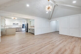 1015 De Pauw Dr in Arlington, TX - Foto de edificio - Building Photo