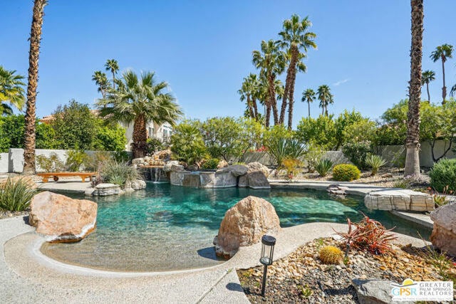 364 Oakmont Dr in Palm Desert, CA - Building Photo - Building Photo