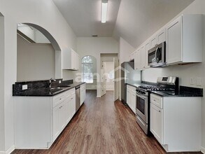 12527 Avery Vale Ln in Houston, TX - Foto de edificio - Building Photo