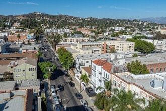 Chateau Los Feliz in Los Angeles, CA - Foto de edificio - Building Photo