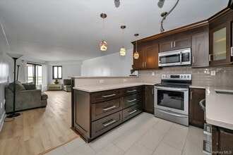 725 Miller Ave in Freeport, NY - Building Photo - Building Photo