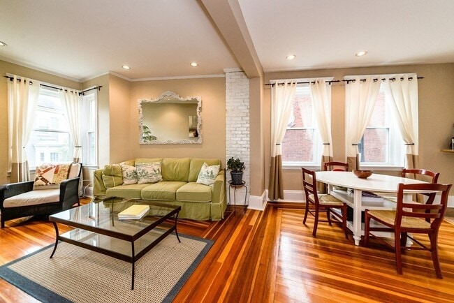 64 Chestnut St in Boston, MA - Building Photo - Building Photo