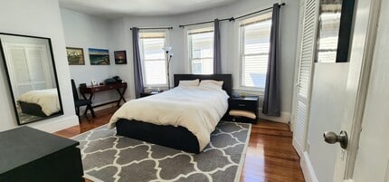 66 Chestnut St, Unit 3 in Brookline, MA - Building Photo - Building Photo