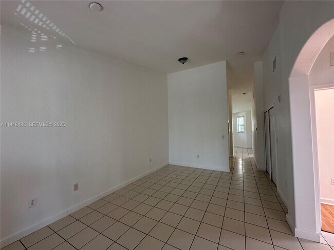 1568 SE 26th St in Homestead, FL - Building Photo - Building Photo