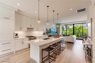 850 Central Ave in Naples, FL - Building Photo