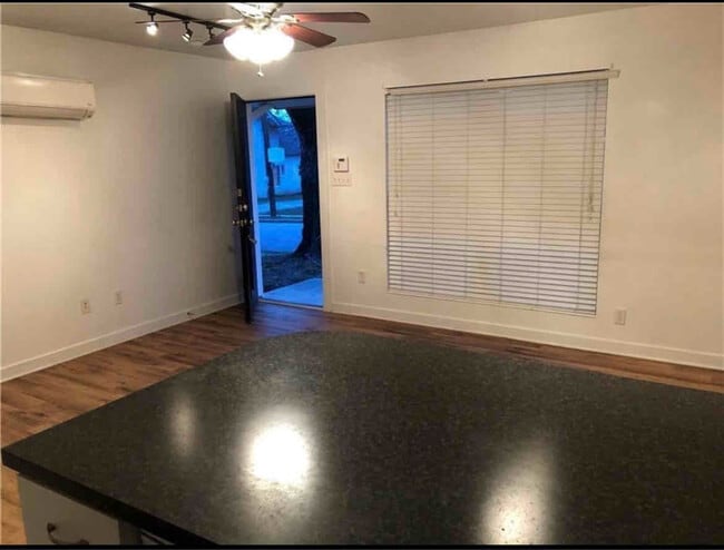 107 S Lane St in Decatur, TX - Building Photo - Building Photo