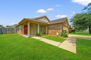 3414 Oaklawn Pl Dr in Missouri City, TX - Building Photo