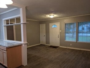 6831 St Augustine St in Houston, TX - Building Photo - Building Photo