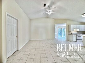 2033 Sequoia Cir in Pensacola, FL - Building Photo