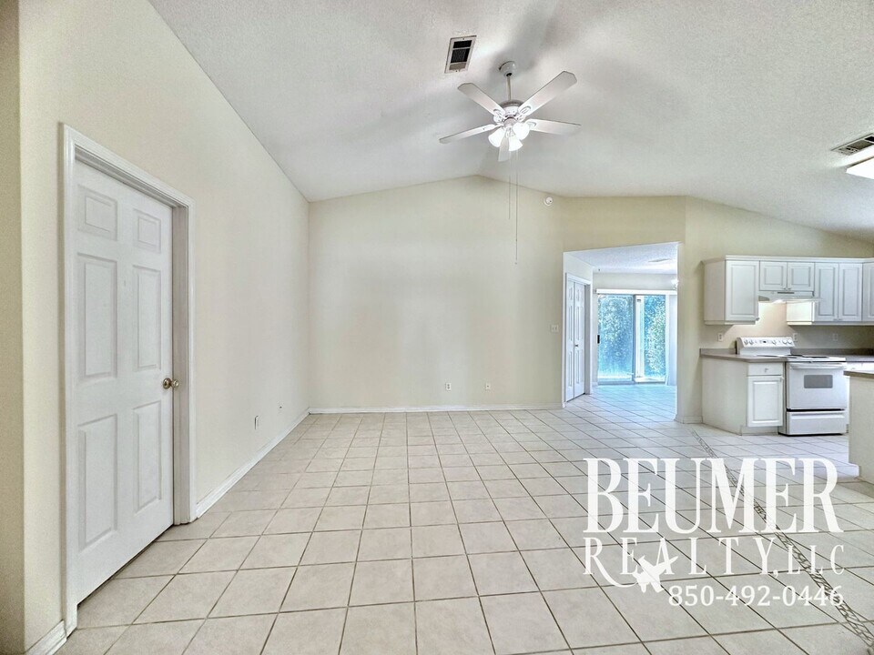 2033 Sequoia Cir in Pensacola, FL - Building Photo