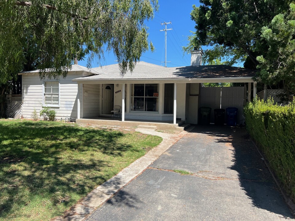 5554 Morella Ave, Unit 5554 in Valley Village, CA - Foto de edificio