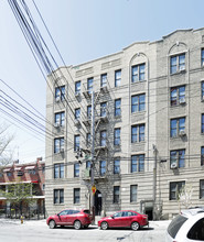 3033 Wallace Ave in Bronx, NY - Foto de edificio - Building Photo