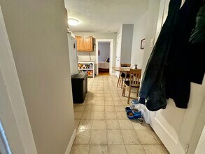 8 Brock St, Unit #1 in Boston, MA - Foto de edificio - Building Photo
