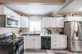 1408 Lawrence St in Eugene, OR - Foto de edificio - Building Photo