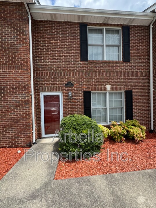 1733 Blakewood Ct in Kingsport, TN - Building Photo