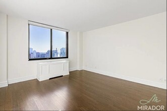 145 W 67th St in New York, NY - Building Photo - Building Photo