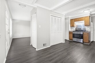 34000 Fernwood St in Westland, MI - Building Photo - Building Photo