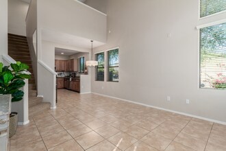 15240 N 142nd Ave in Surprise, AZ - Foto de edificio - Building Photo