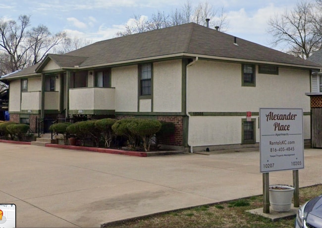 10205 E 63rd Ter, Unit B