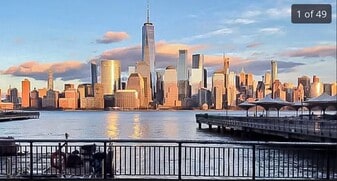 10 Saddlewood Ct in Jersey City, NJ - Building Photo