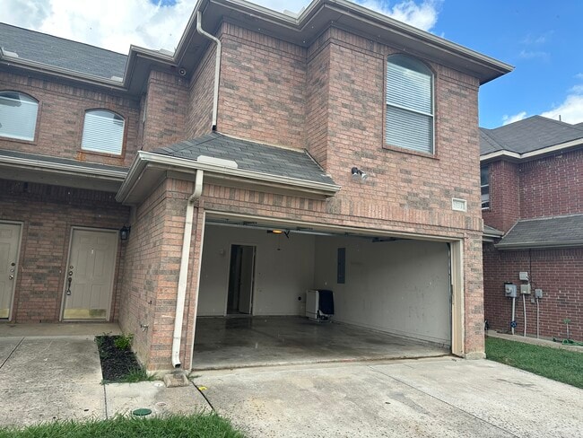 property at 5733 Blackmon Ct