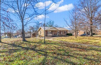 284 Stephanie Dr in Clarksville, TN - Foto de edificio - Building Photo